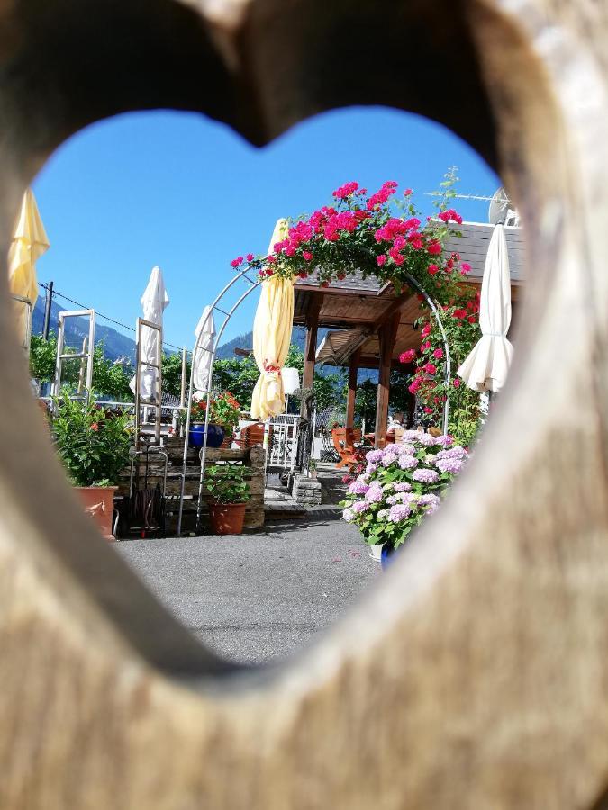 Gasthof Zur Schmiede Berg im Drautal Bagian luar foto